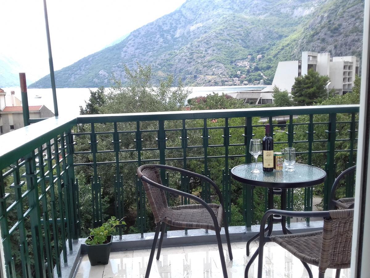 Apartmani Mozaici Risan Exterior foto
